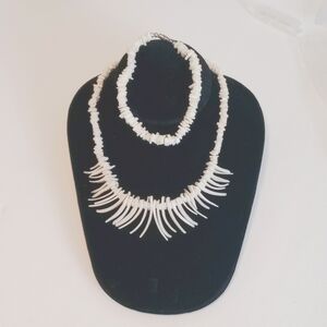 White shell necklace and anklet set vintage necklace 16" in length anklet 10".